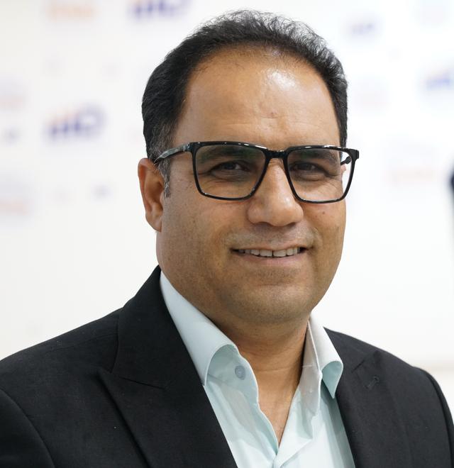 image of امید صادقی